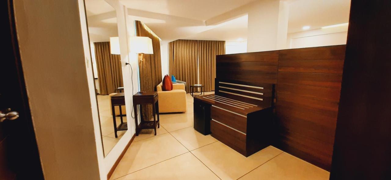 Hotel The Terrace By Ladder Mgd By Citrine à Thiruvananthapuram Extérieur photo